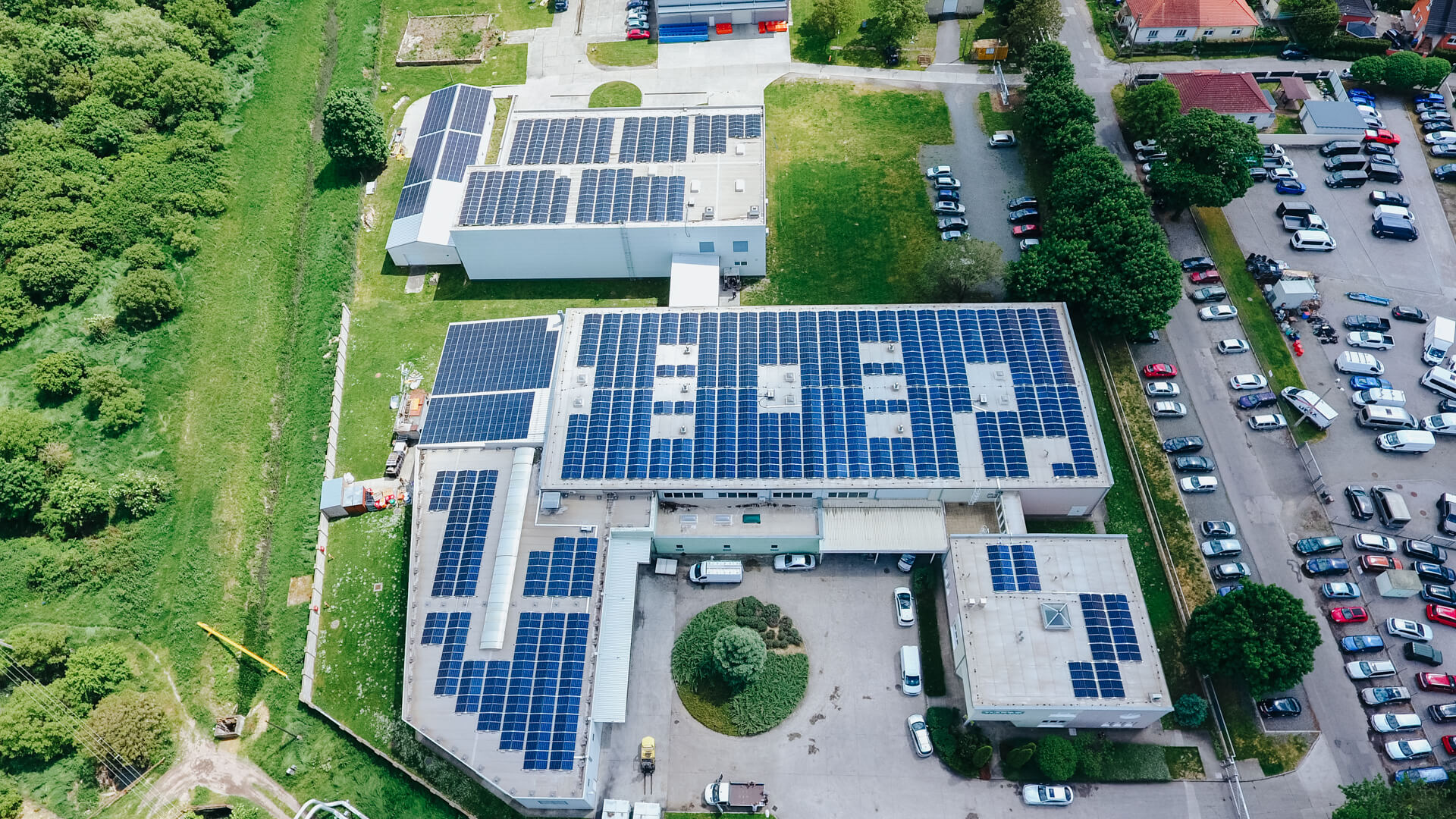 Vállalati napelem rendszer - Spring Solar Kft